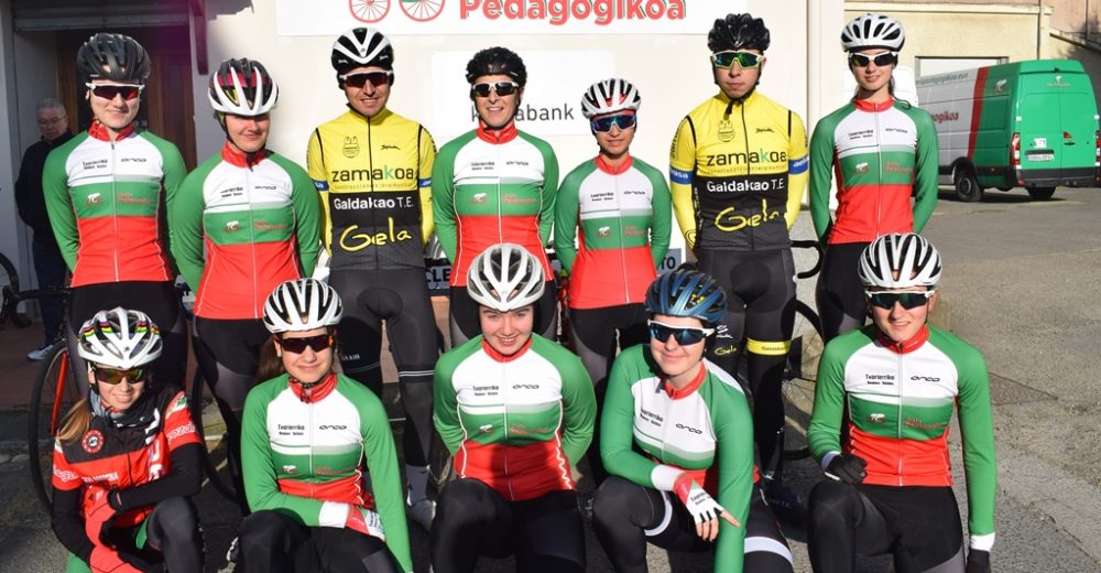 Txorierriko Nesken Taldea se prepara en grupo
